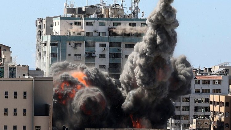 Gaza, l'attacco di oggi al grattacielo di al-Jala