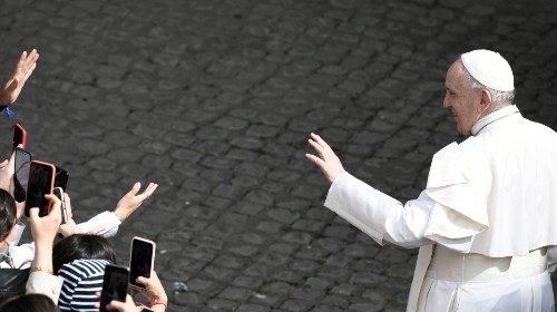 Generalaudienz: Papst Franziskus und die Verrückte im Haus