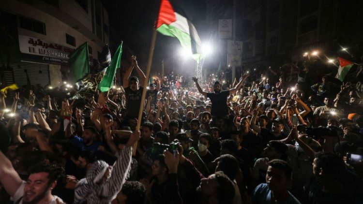 Manifestazioni di gioia per la tregua a Gaza