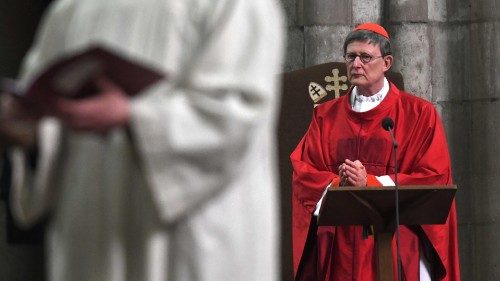 D: Kardinal Woelki hält Friedensandacht im Kölner Dom
