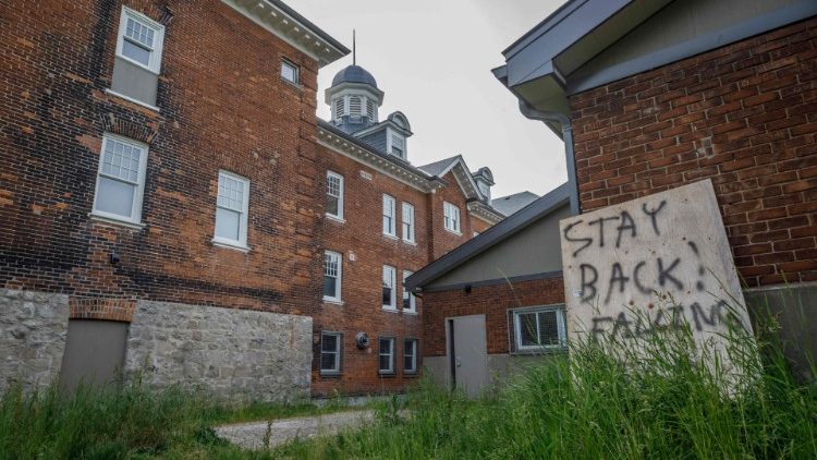 Uma visão geral da parte de trás do The Mohawk Institute, uma antiga escola residencial para crianças da Primeira Nação, em Brantford, Ontário, Canadá, 31 de maio de 2021