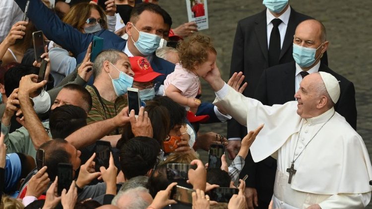 教宗接见信友群众