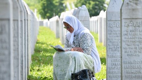 Il sopravvissuto a Srebrenica: la sentenza su Mladic, messaggio di pace per i Balcani