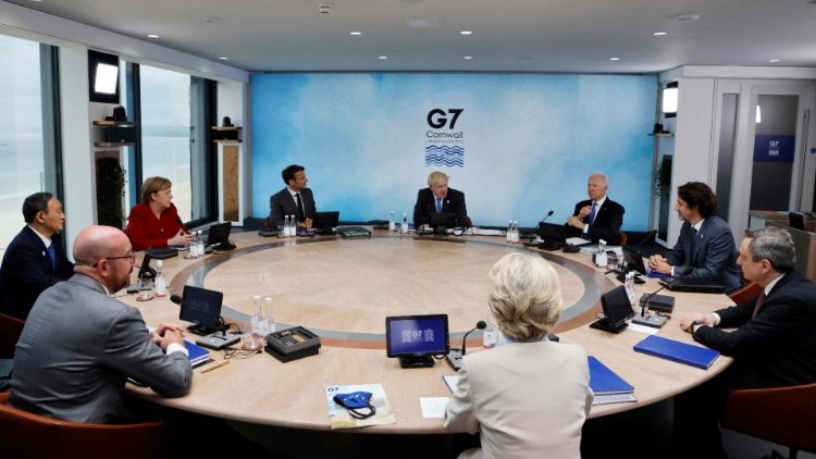 Срещата на върха на Г-7 в Карбис Бей, Корнуол, от 11 до 13 юни, под председателството на Обединеното кралство.