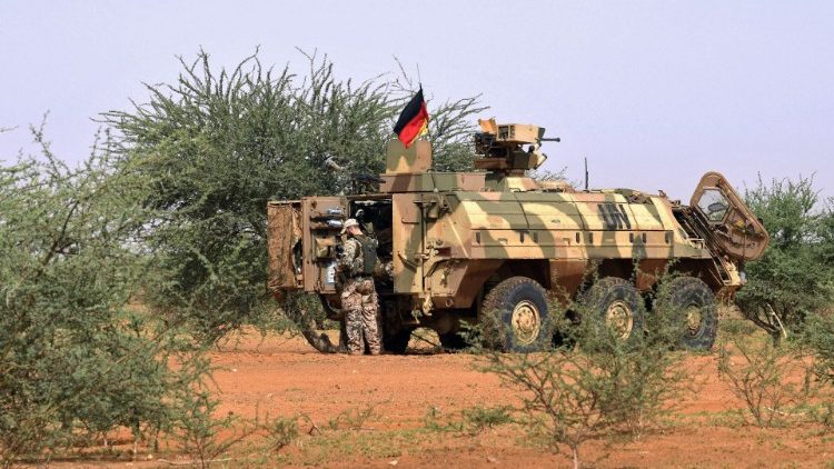 Deutsche Friedenssoldaten in Mali: Am Freitag wurden zwölf von ihnen bei einem Bombenanschlag im Norden des Landes schwer verletzt