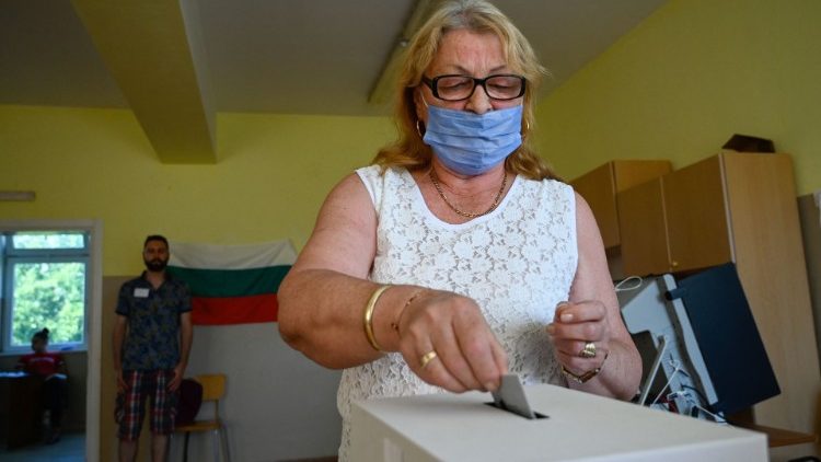 Une électrice bulgare à Sofia lors du scrutin du 11 juillet dernier.