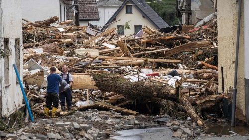 Svätý Otec zaslal telegram nemeckému prezidentovi po ničivých záplavách