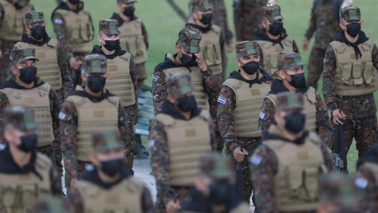 Aufstockung des Militärs in El Salvador