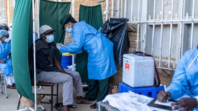 Vacinação anti Covid-19 no Zimbabwe