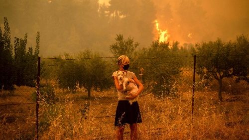 Incendi in Grecia, la Caritas: "Servono aiuti internazionali"