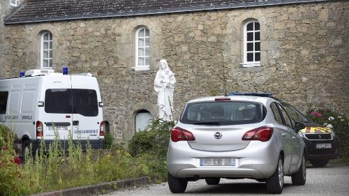 Priest killed in France, investigation underway