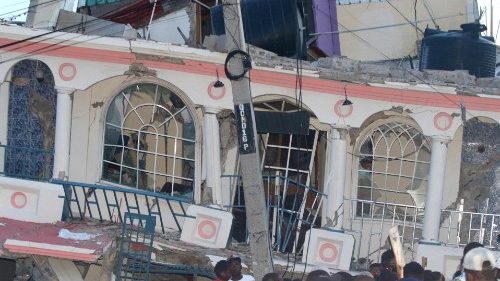 Francisco al pueblo haitiano: Ofrezco mi palabra de aliento a los supervivientes
