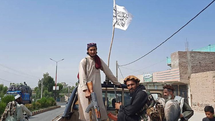 Taliban-Kämpfer am Sonntag in der Provinzhauptstadt Laghman