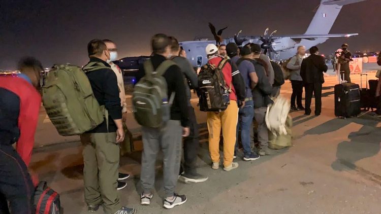Evakuierung von Franzosen und afghanischen Mitarbeitern aus Kabul am Dienstag
