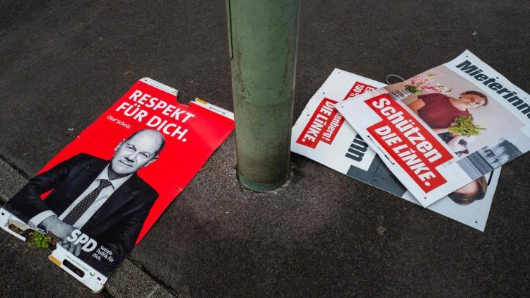 Wahlplakate der SPD und Die Linke