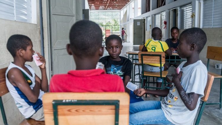 Einige Schulen in Haiti funktionieren wieder nach dem Erdbeben