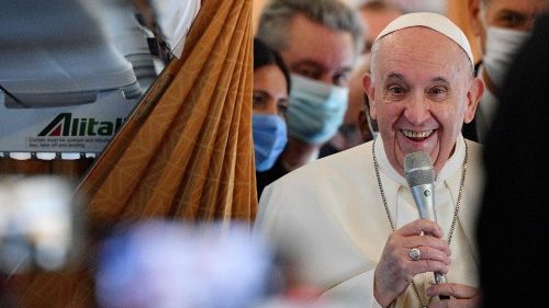 Vatikan: Bewegtes Jahr für den Papst, Aus- und Rückblicke