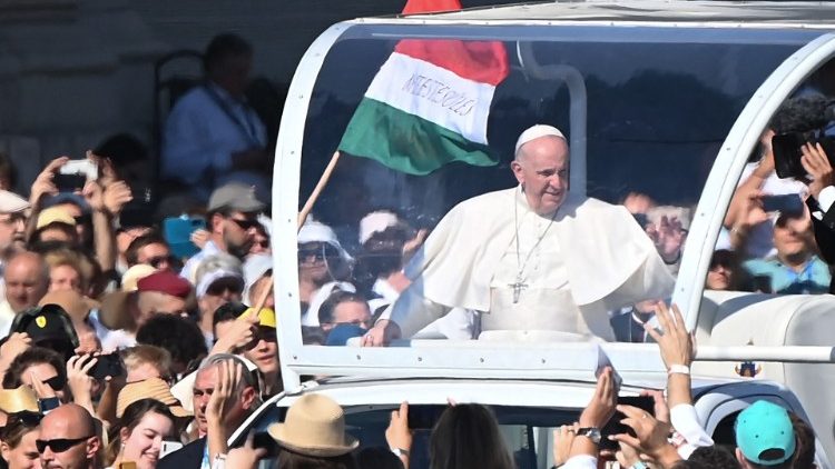 Ferenc pápa érkezése a Hősök terére
