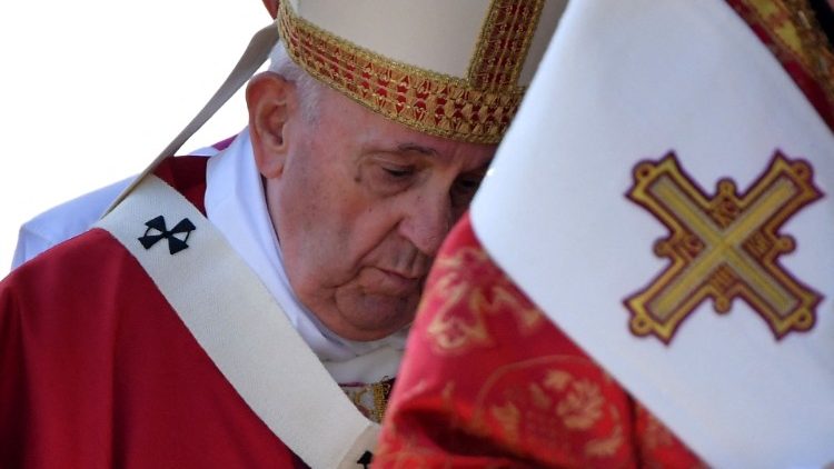 Папа падчас Боскай літургіі ў Прэшаў