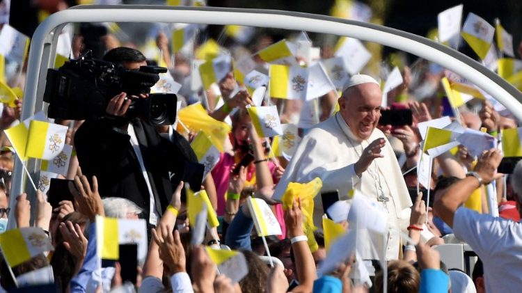 Papież: krzyż ma być źródłem miłości, nie sztandarem do wzniesienia