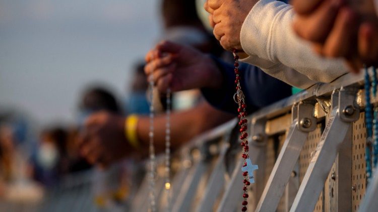 Catholics in Slovakia pray the Rosary (file photo)
