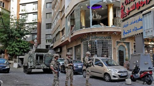 Libano: torna la violenza, a Beirut guerriglia urbana e sette vittime