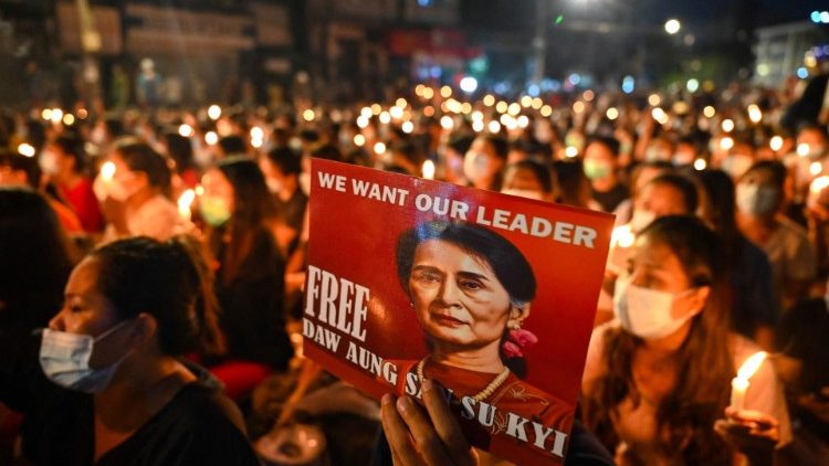 Manifestation en faveur de la libération d'Aung San Suu Kyi, le 13 mars 2021 à Rangoun.