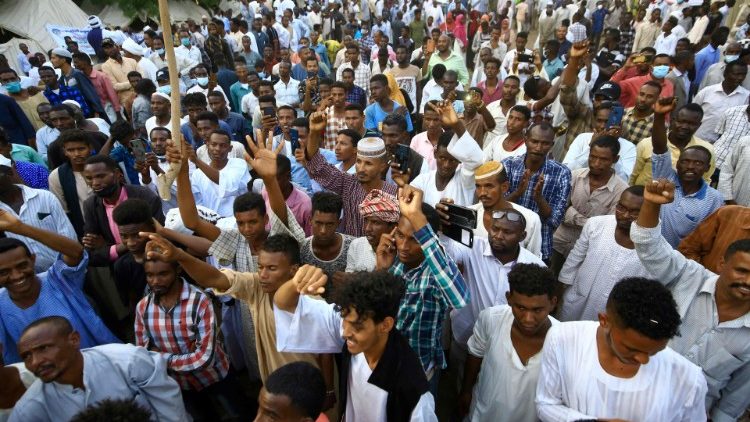 Un momento di una delle proteste a Khartoum
