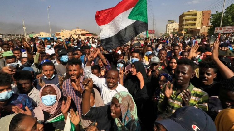 Протестна демонстрация в Хартум срещу арестите на членове на правителството извършени от военните след преврата на 25 октомври.