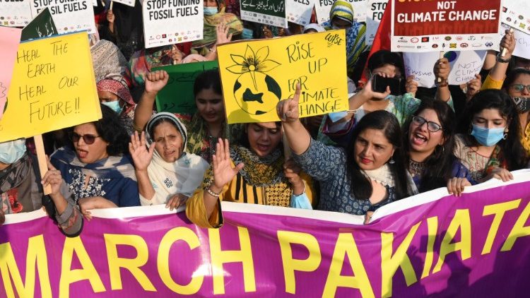 A Lahore au Pakistan, le 8 novembre 2021, une manifestation des militants pour le climat. 