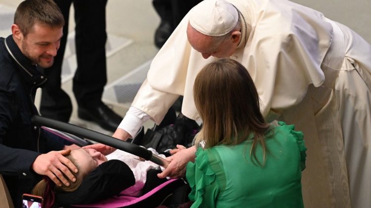 Papst Franziskus und Menschen mit Behinderung