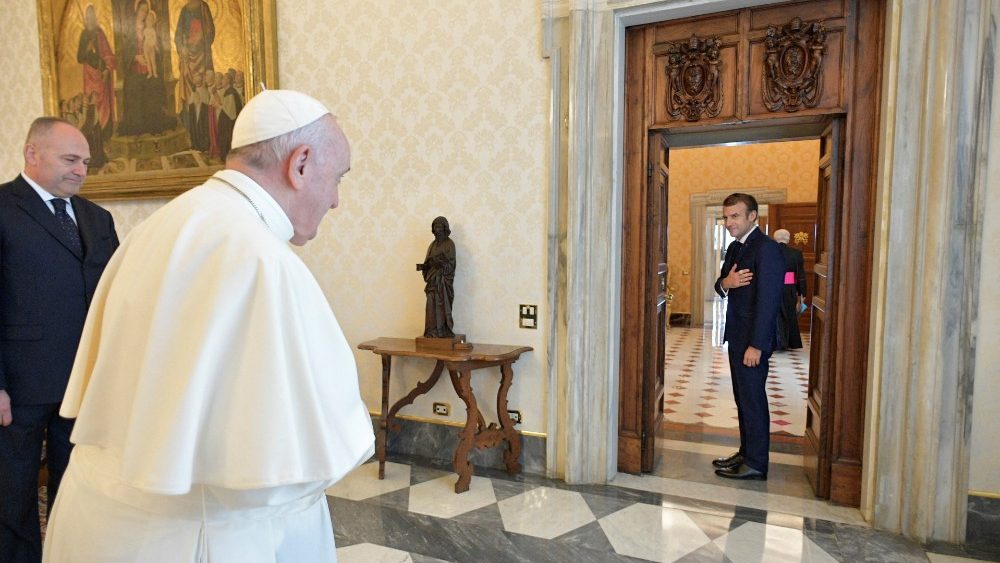 Papež přijal francouzského prezidenta Emmanuela Macrona