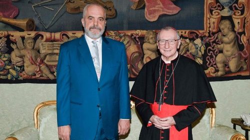 Cardinal Parolin: l’Albanie, un exemple dans l’accueil des réfugiés