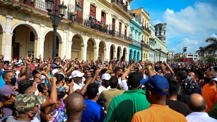 Người dân Cuba tham gia biểu tình chống chính phủ Cuba