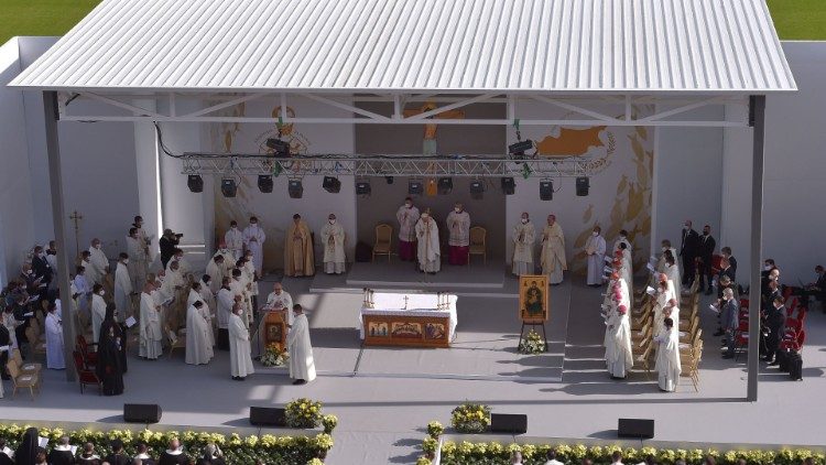 Pope Francis celebrates Mass in Nicosia's GSP Stadium