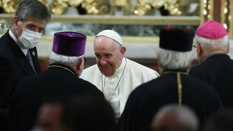 Папа падчас сустрэчы з каталіцкай супольнасцю Грэцыі