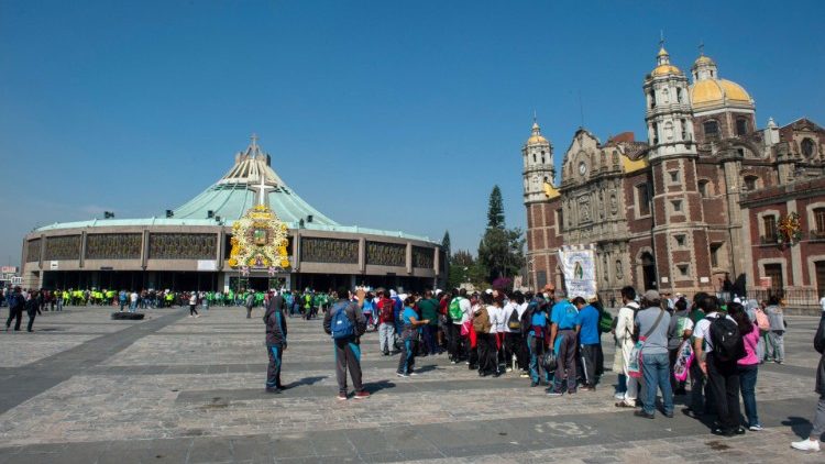 Các tín hữu Mexico hành hương đền thánh Đức Mẹ Guadalupe