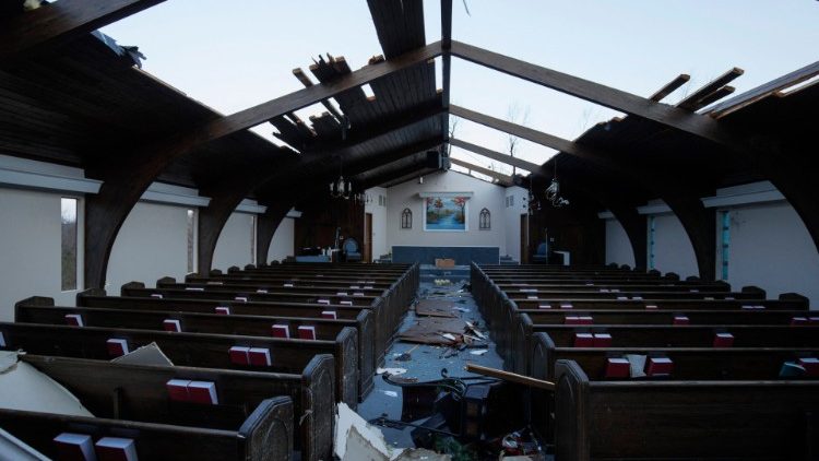 Das Innere einer Baptistenkirche in Mayfield, Kentucky, nach dem Tornado