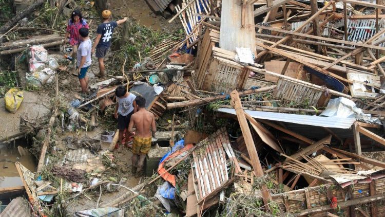 Zerstörte Wohnhäuser in Cebu