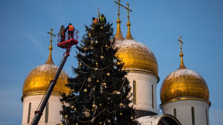 Place des cathédrales à l'intérieur du Kremlin, Moscou le 22 décembre 2021. 