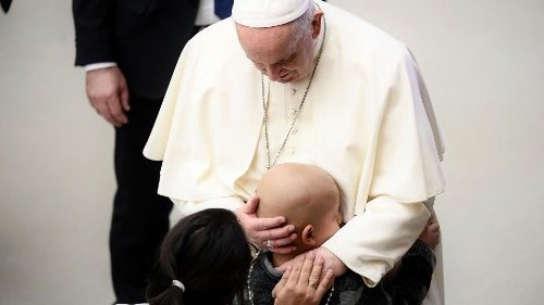 El Papa: el cuidado sea integral, no olvidar singularidad de cada enfermo