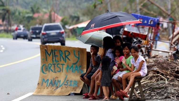 Nukentėjusieji nuo taifūno Filipinuose