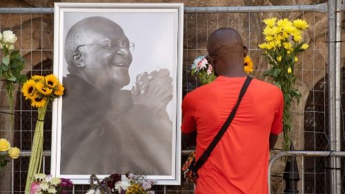 La tristezza del Papa per la morte dell'arcivescovo sudafricano Desmond Tutu 