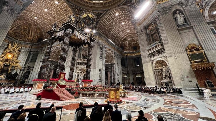 Первая вечерня праздника Пресвятой Богородицы Марии в Ватиканской базилике (31 декабря 2021 г.)