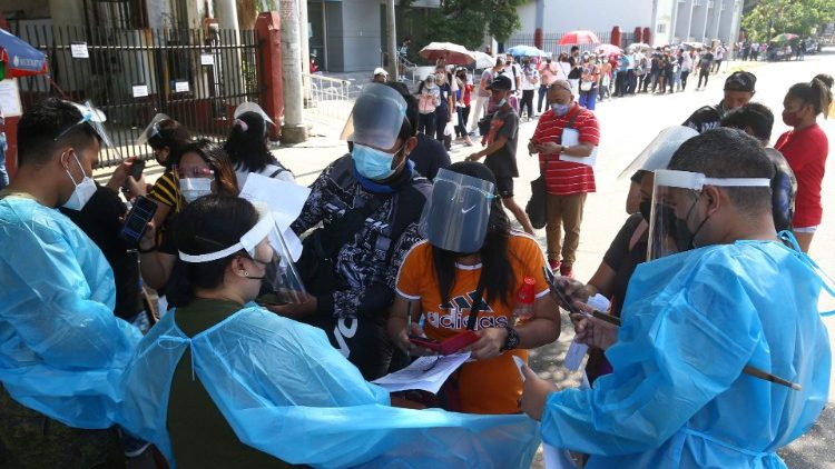 Covid: nelle Filippine severe misure per i non vaccinati