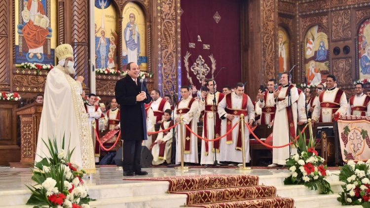 मिस्र में आलेक्ज़ानड्रिया के पोप तावाद्रोस द्वितीय और राष्ट्रपति अब्देल फतह अल सीसी, तस्वीरः 07.01.2022 