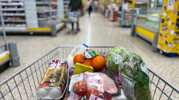 Grande surface alimentaire dans l'East End de Londres, le 10 janvier 2022. Au Royaume-Uni, l'inflation a atteint 5.1% en novembre 2021, son plus haut niveau depuis dix ans. 