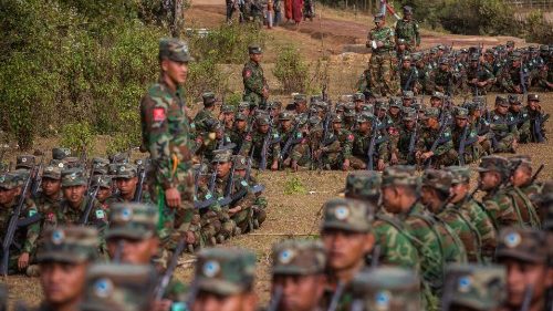 Face à l'escalade du conflit, l'Eglise birmane demande de prier pour la paix