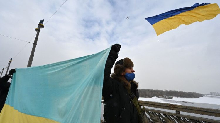 Ukrainische Flagge in der Hauptstadt Kiew