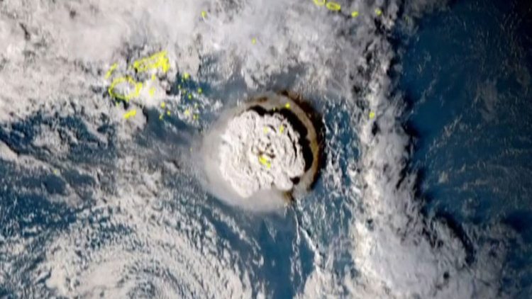 Вывяржэнне вулкана каля астравоў Тонга, якое справакавала цунамі